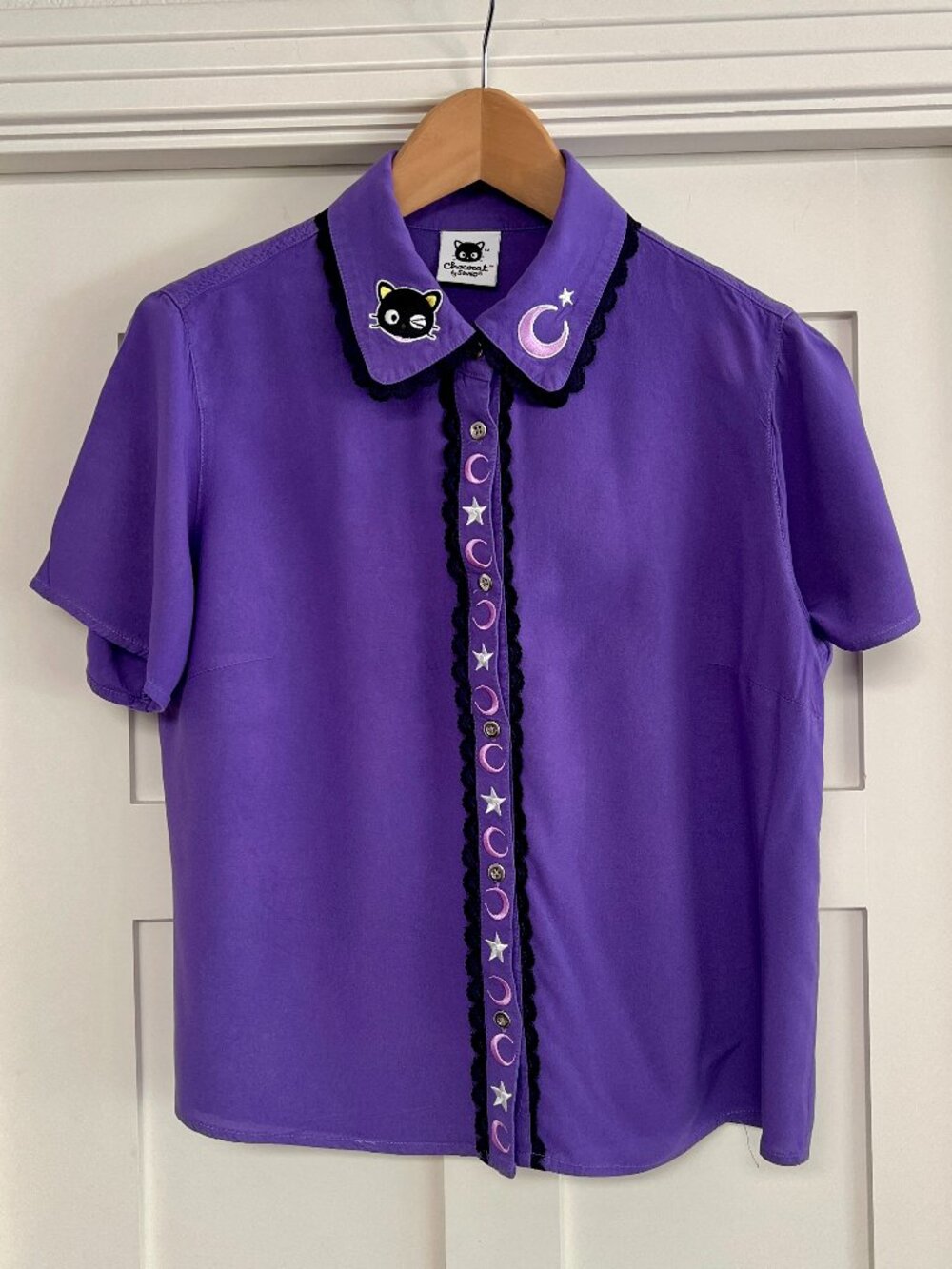 Hot Topic Sanrio Chococat Celestial Lace Embroidered Woven Button-Up Women S